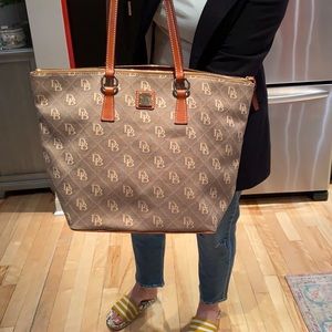 Dooney & Bourke signature large tote